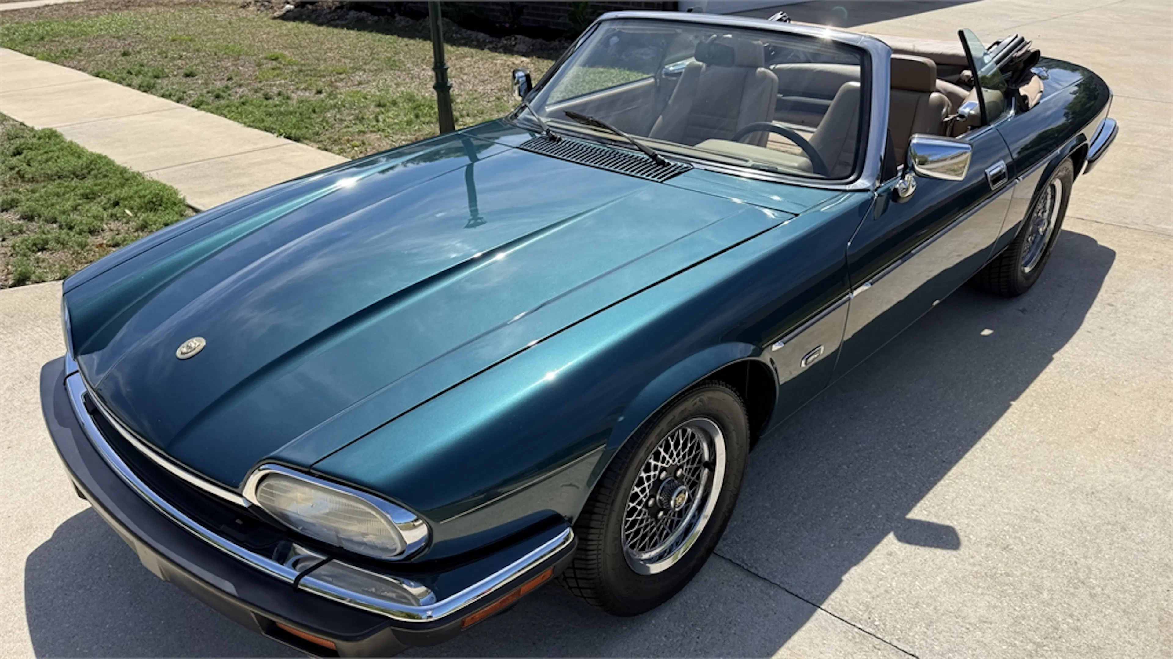 1986 Jaguar XJ-S VIN SAJJNAEW3BC133158 | Hagerty Valuation Tool®